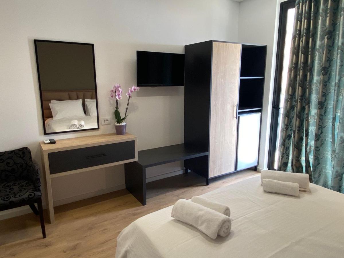 Augusto Rooms Sarande Exterior photo